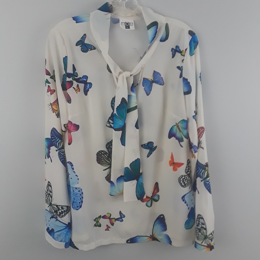 Nwot Butterfly tie Neck Blouse XL